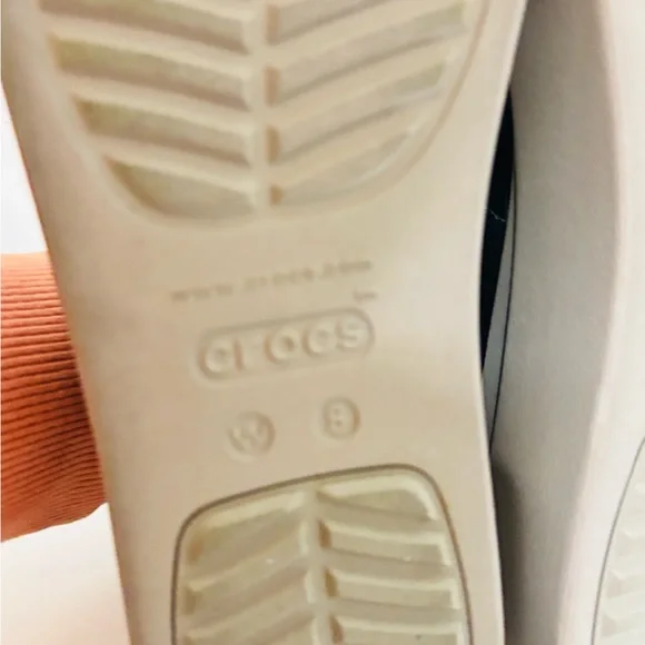 CROCS Brooklyn Low Wedge Black Sandals Size 8 - Picture 9 of 9